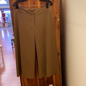 Great fitting wide bottom capris